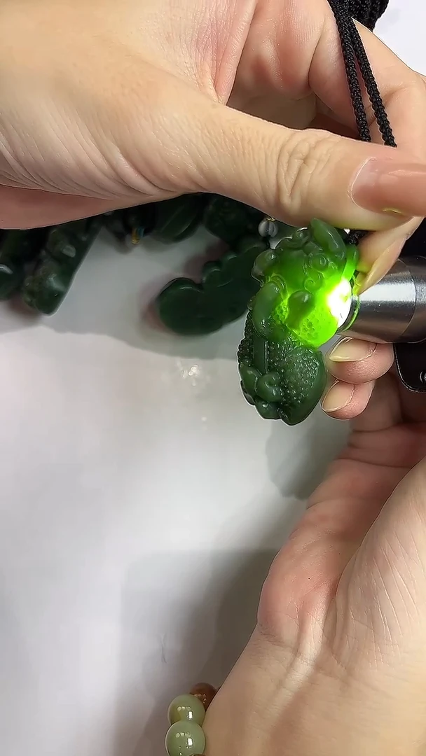 吊坠(不含链)未镶嵌和田玉（碧玉）多样性发货其中发一