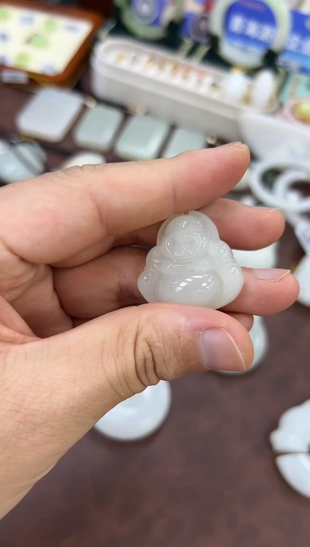 颈饰未镶嵌和田玉野牛沟佛公