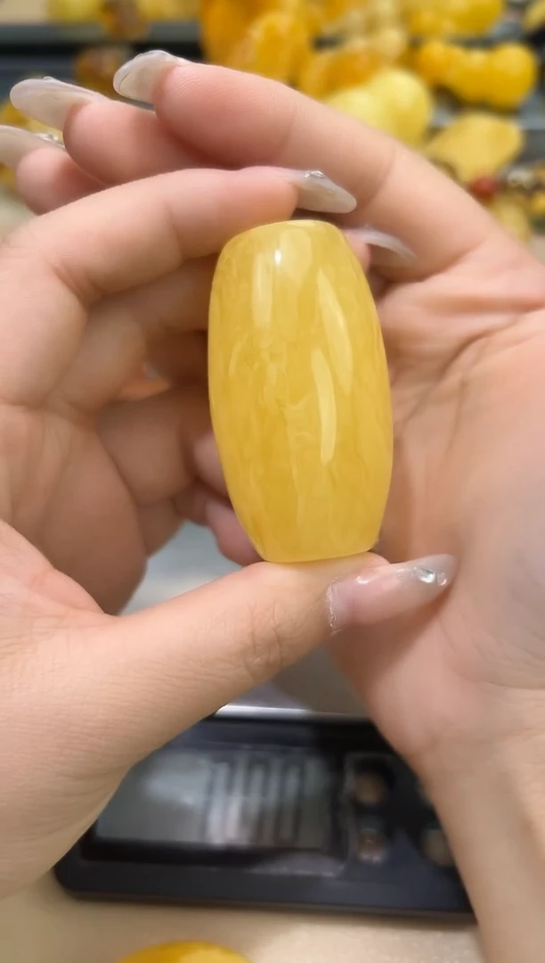 裸石琥珀未镶嵌范*儿琥珀蜜蜡吊坠