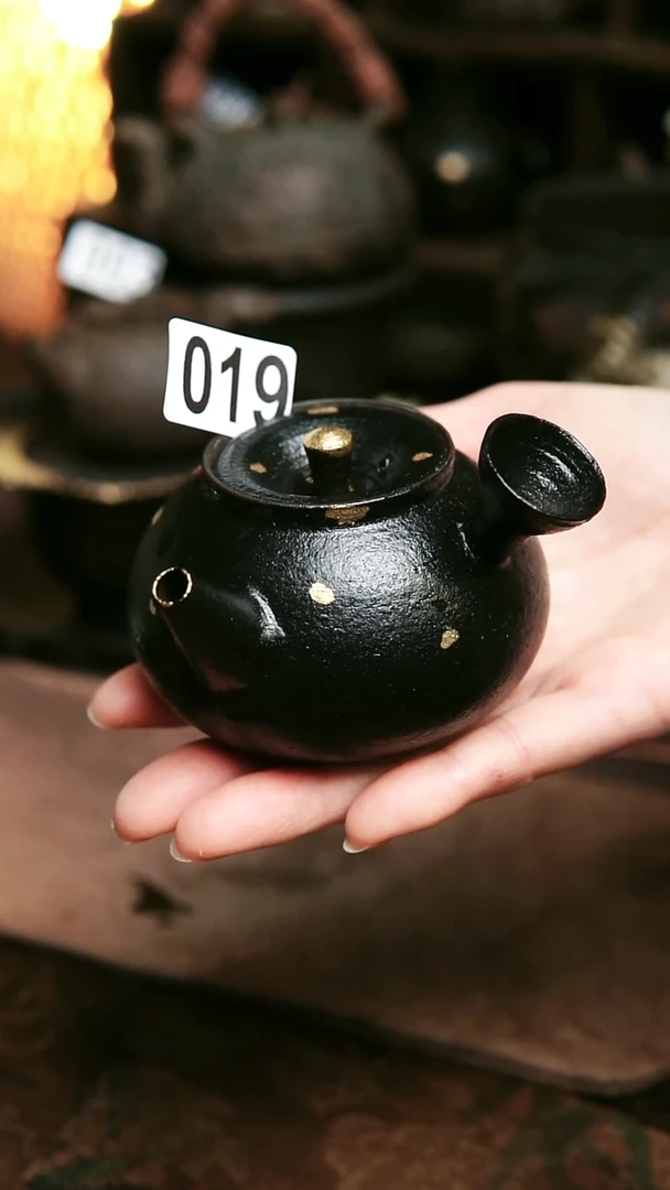 019紫砂全手工侧把茶壶满容150毫升