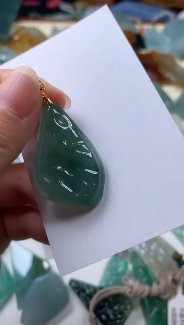 【闪购商品】翡翠颈饰18K金镶嵌吊坠