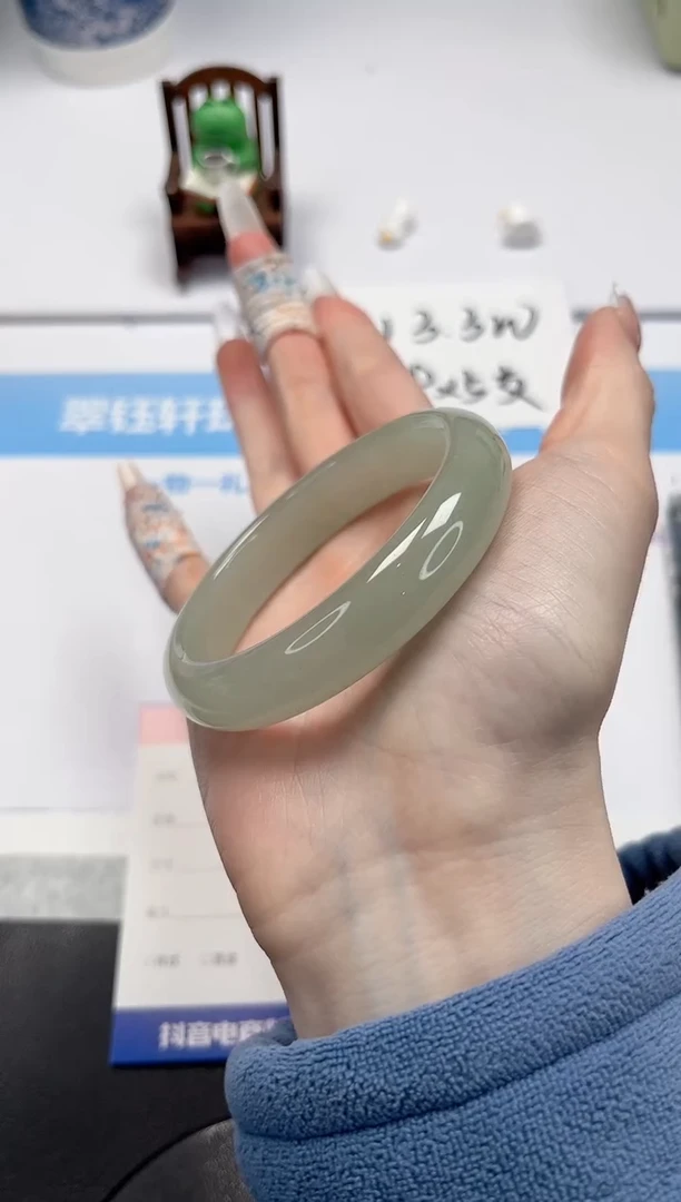 【闪购商品】石英质玉手镯未镶嵌V478-54.5