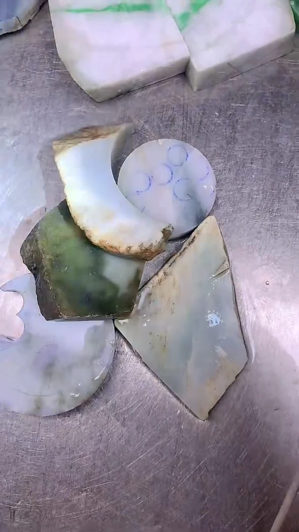 翡翠散珠未镶嵌玉上缘天然翡翠762