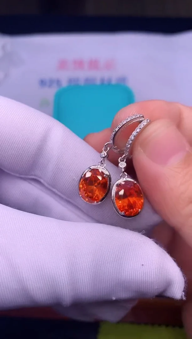 【闪购商品】蓝宝石耳饰银S925镶嵌............