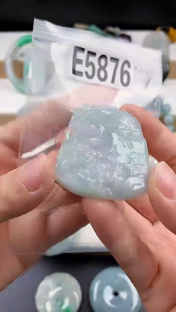 颈饰未镶嵌翡翠天然翡翠吊坠挂件