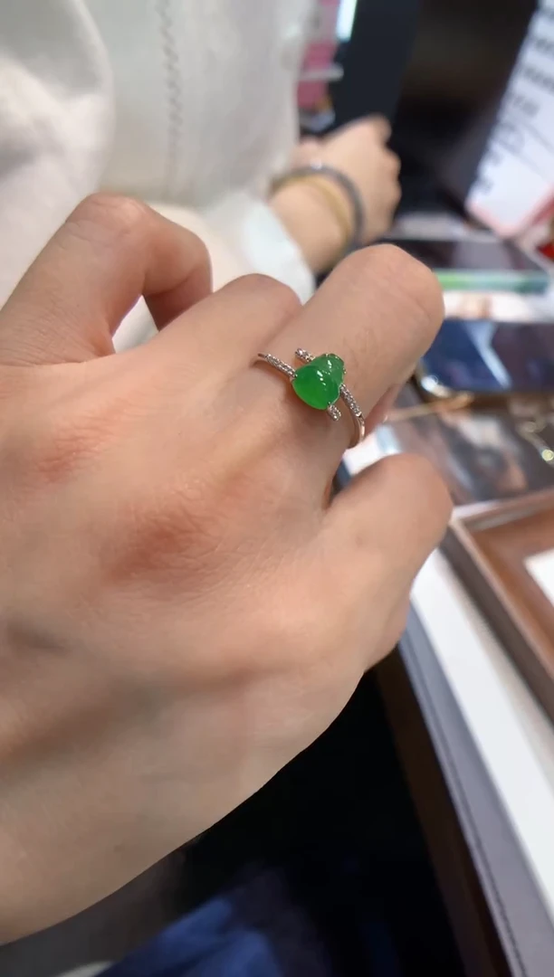 18K金镶嵌戒指翡翠戒指14圈上下两个圈口免费改