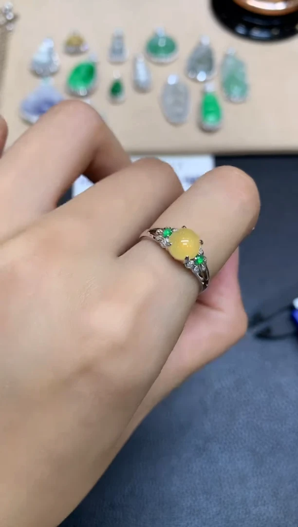 18K金镶嵌戒指翡翠蛋面【无服务费