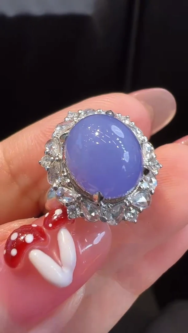 18K金镶嵌戒指翡翠戒指