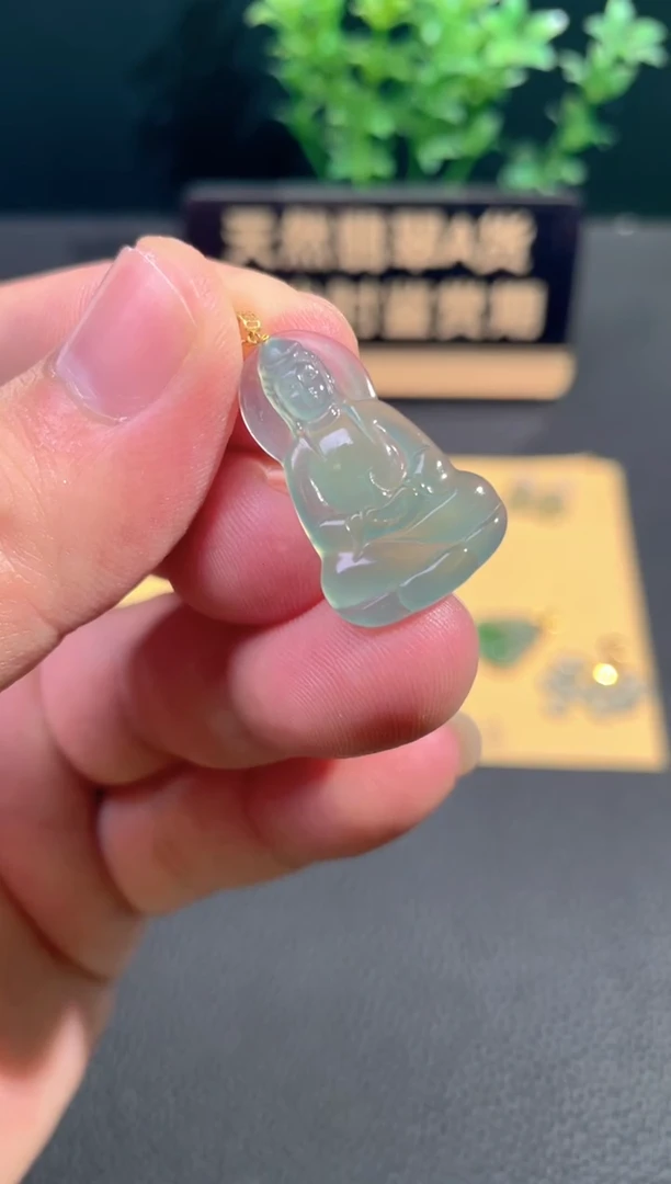 颈饰18K金镶嵌翡翠翡翠