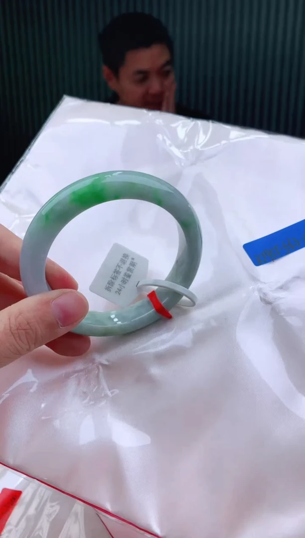 未镶嵌手镯翡翠56