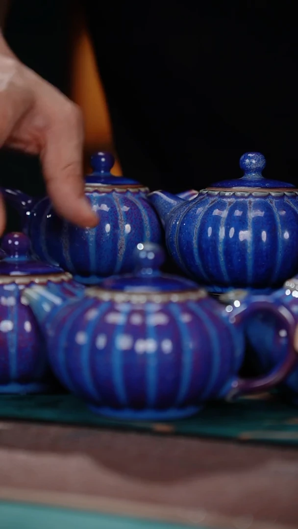 29-5菊瓣壶（蓝炉釉 窑变随机）