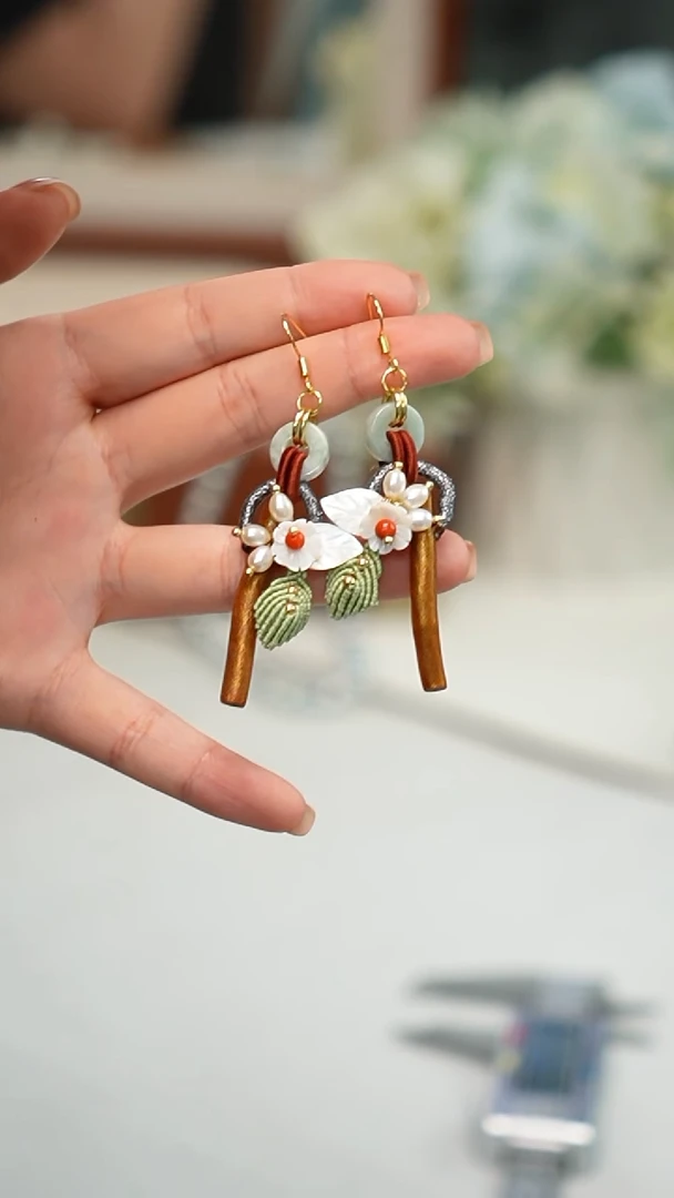 银S925镶嵌淡水珍珠耳坠耳饰