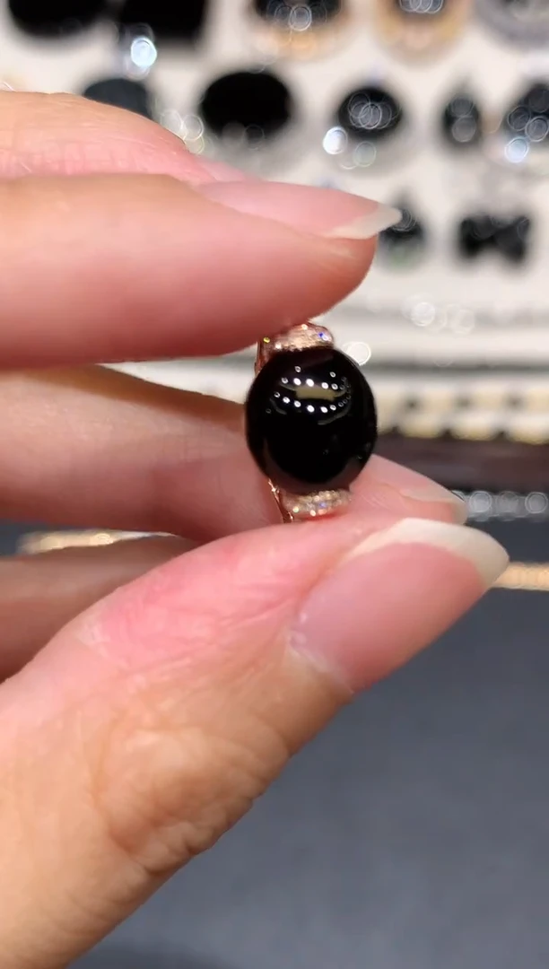 18K金镶嵌戒指翡翠GQY多样性发其一