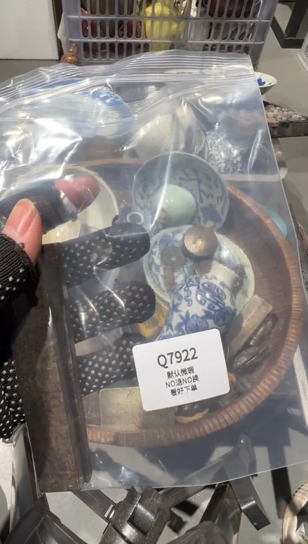 提****O秒拍秒付瓷铜摆件