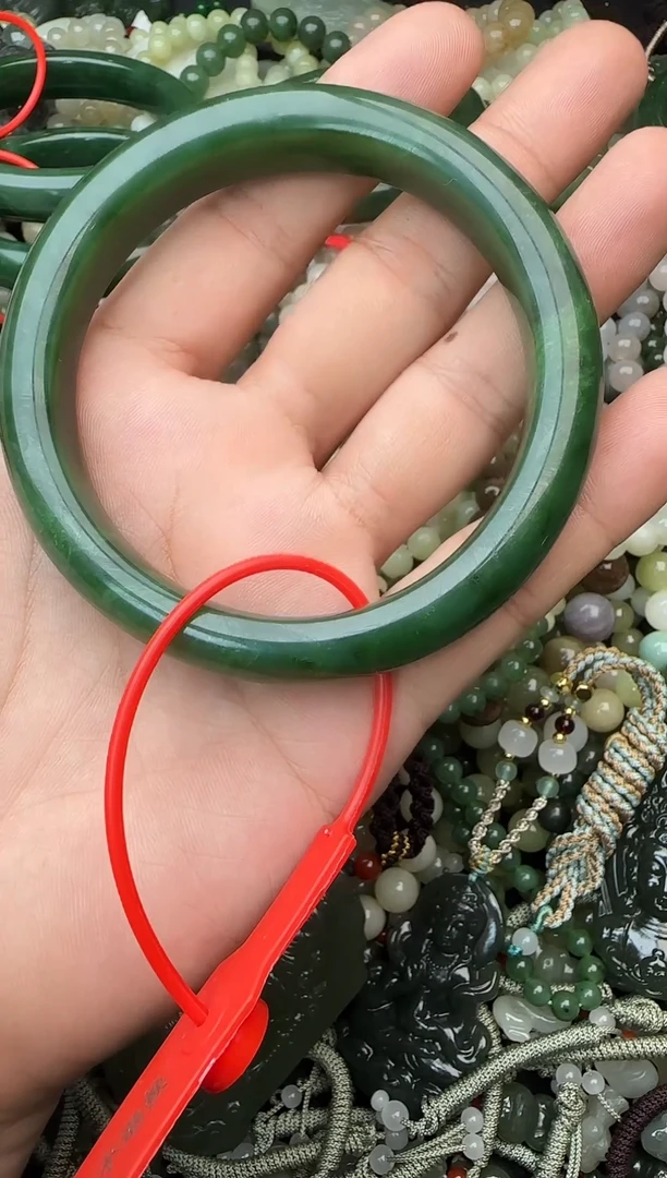 颈饰未镶嵌和田玉陈*勇拍一发一