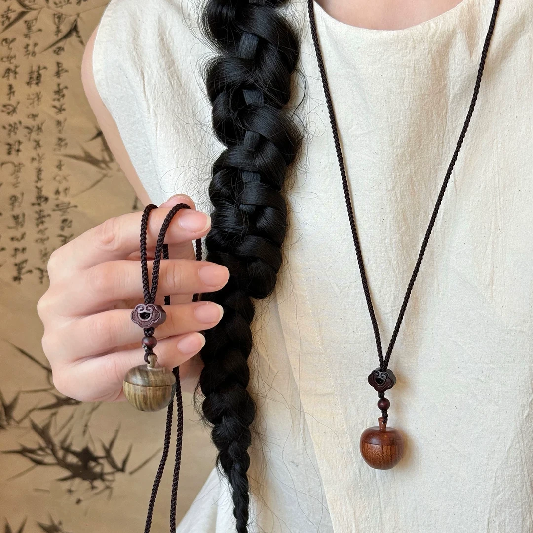 非金属木质吊坠 可打开~檀木苹果吊坠项链女独特长款编织绳毛衣链