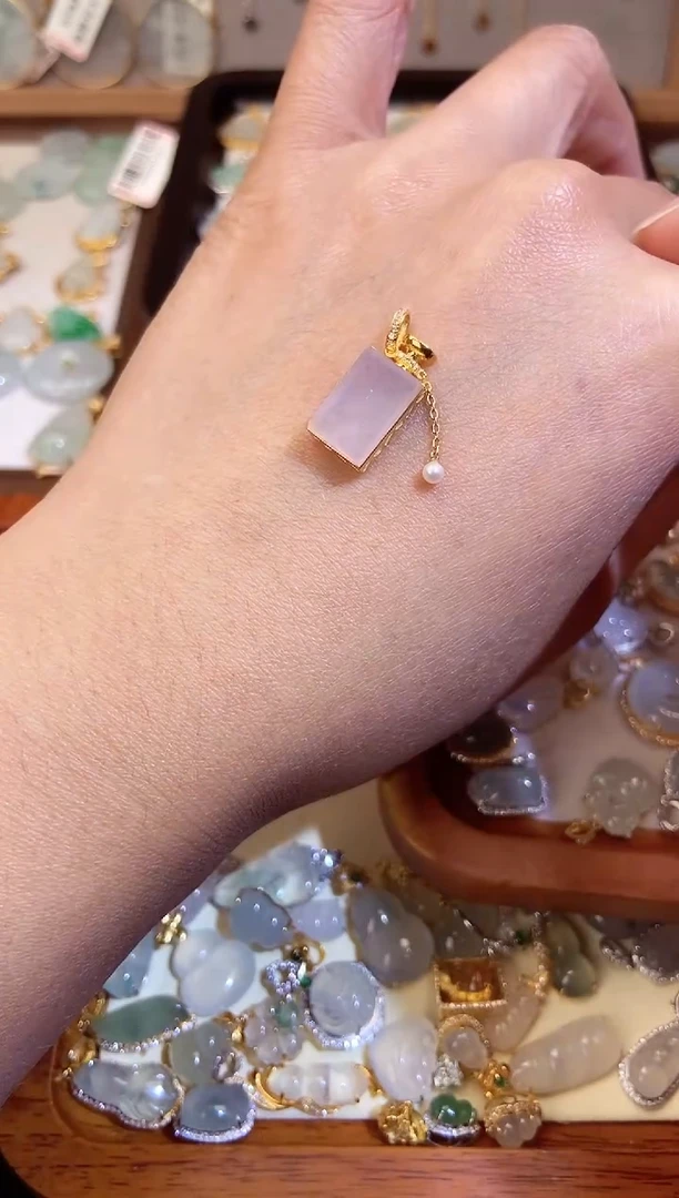 【闪购商品】翡翠颈饰18K金镶嵌11111111