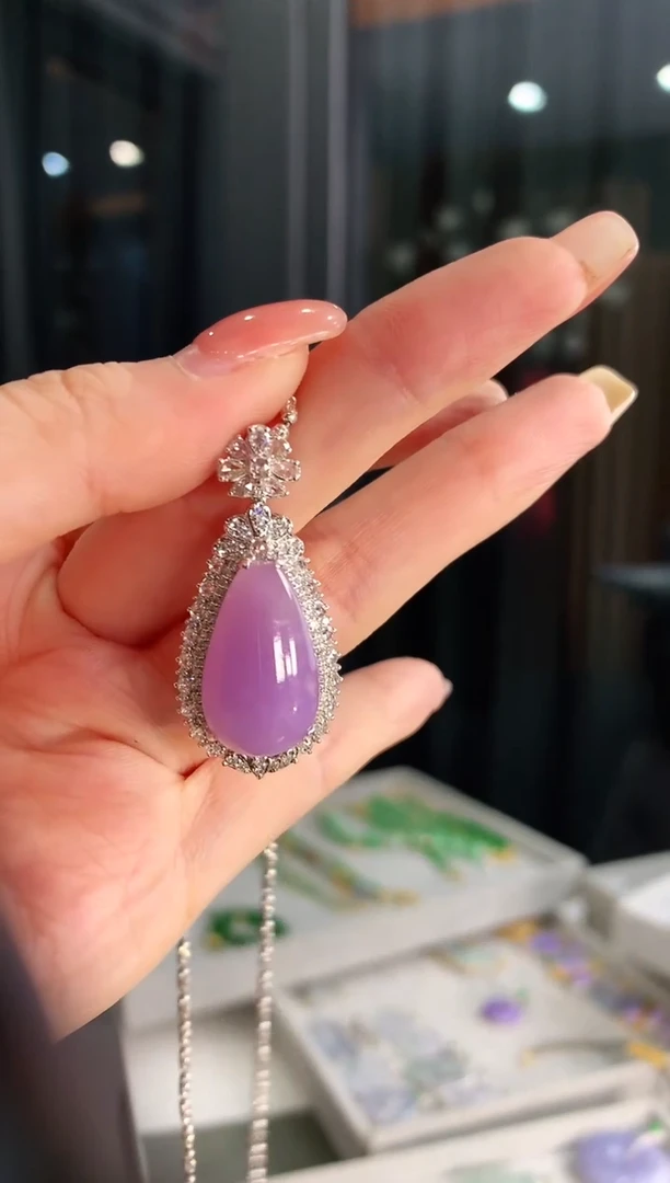 【闪购商品】翡翠吊坠(不含链)18K金镶嵌吊坠