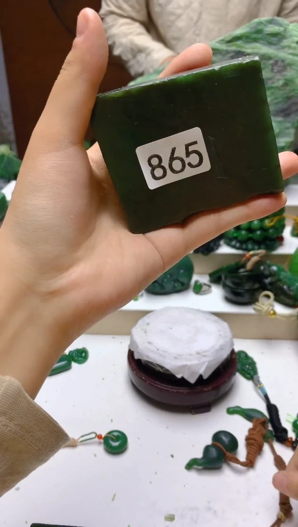 未镶嵌和田玉（碧玉）珠宝半成品1