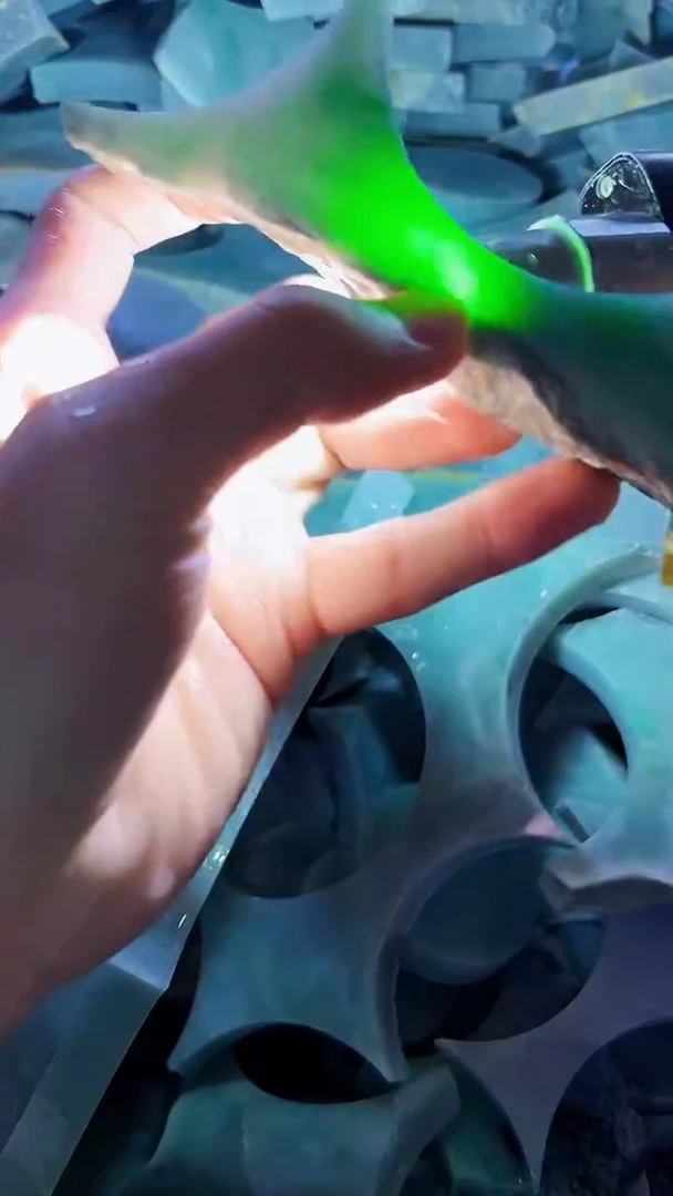 翡翠裸石缅甸翡翠A货文7666