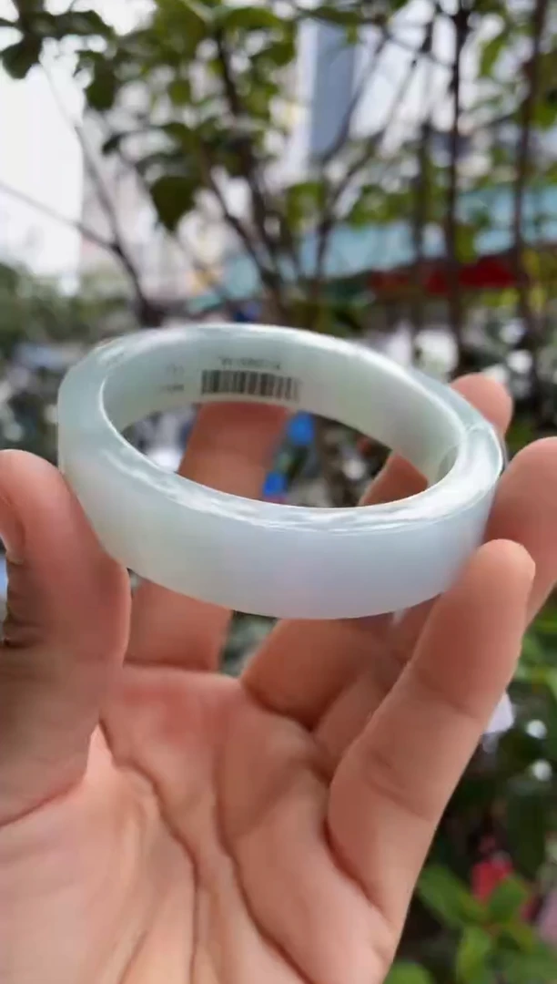 未镶嵌手镯定制翡翠手镯