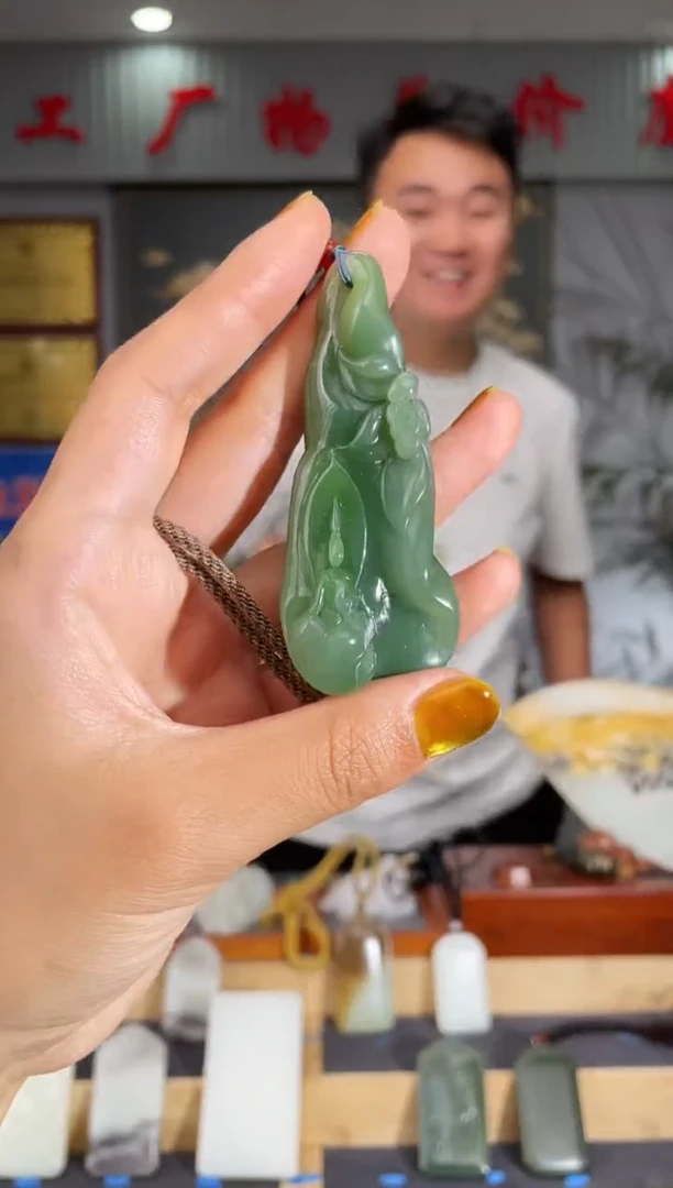 和田玉未镶嵌颈饰1