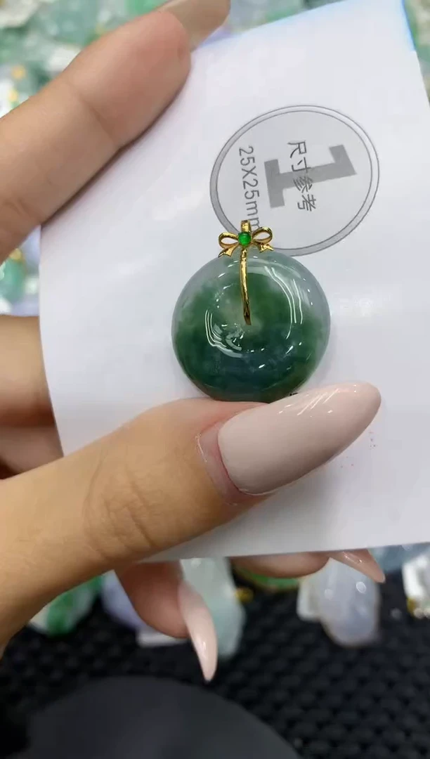 颈饰18K金镶嵌翡翠111111111111