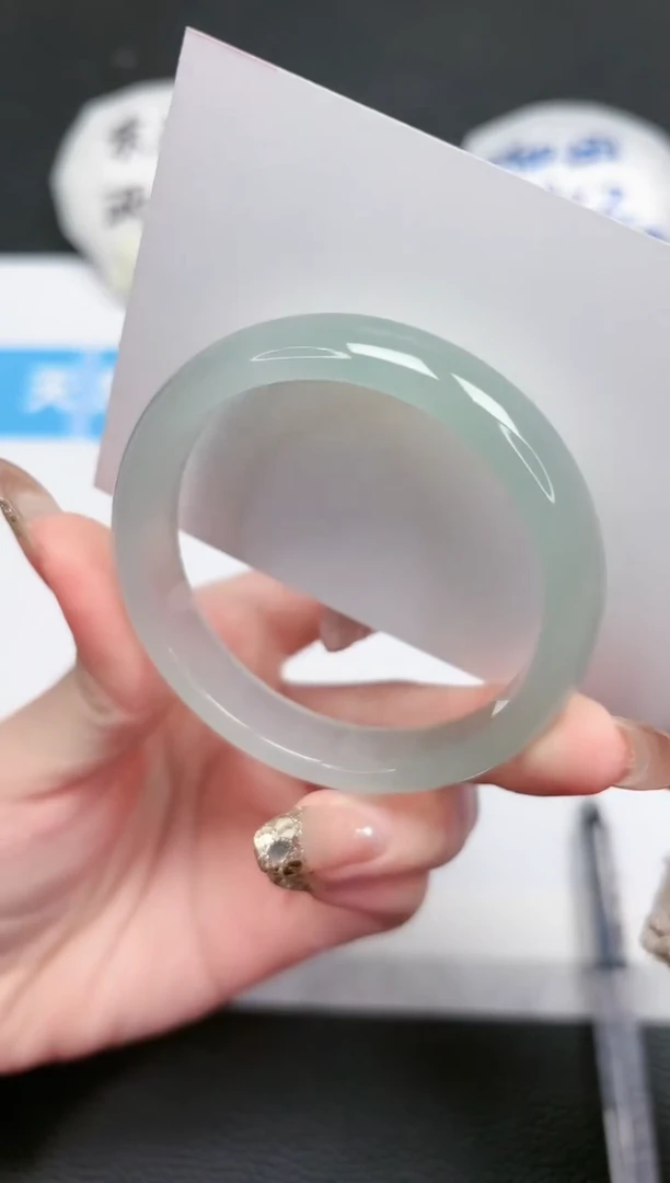 【闪购商品】石英质玉手镯未镶嵌52-51.6