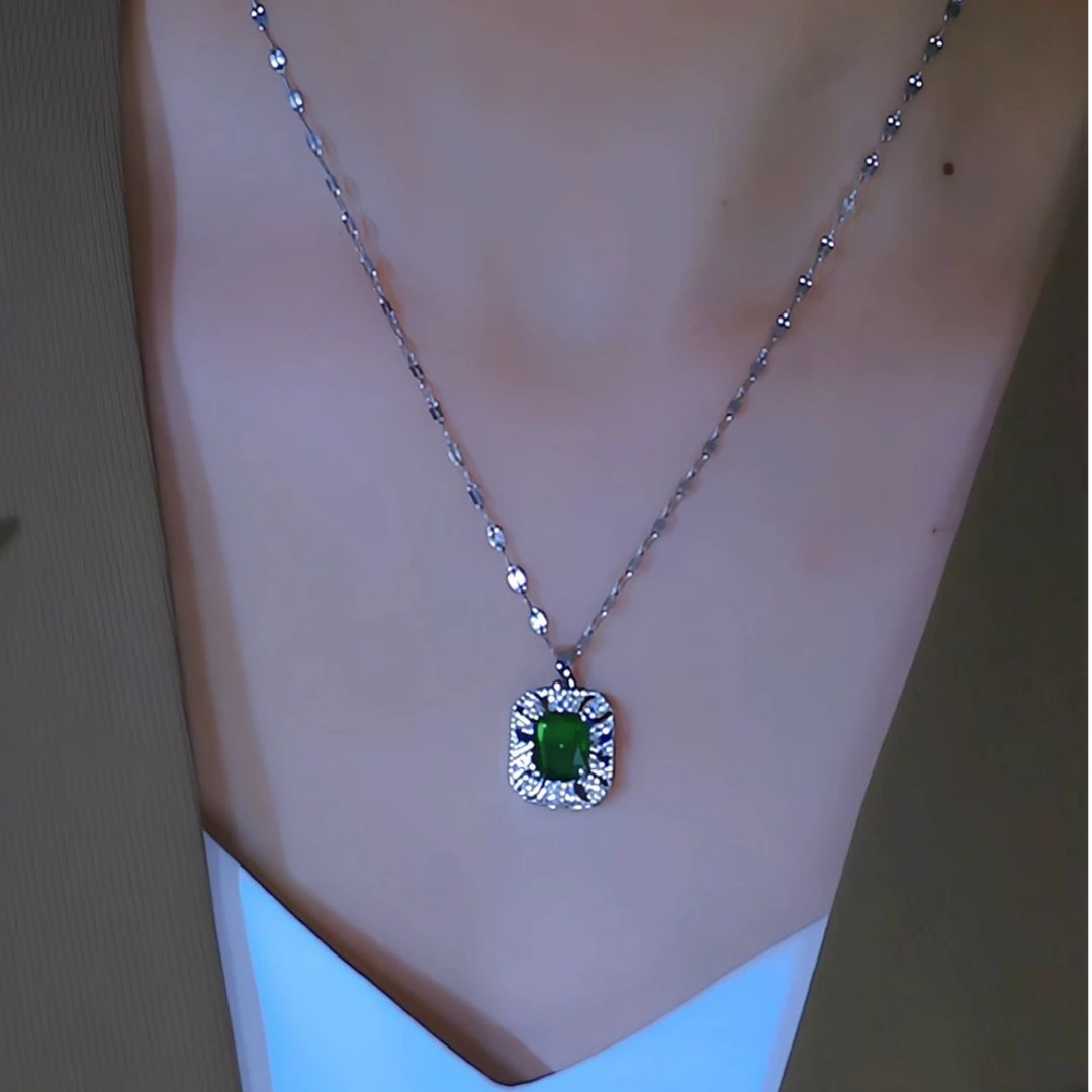 钛钢项链 新款时尚绿锆方糖项链女轻奢精致百搭吊坠锁骨链小众