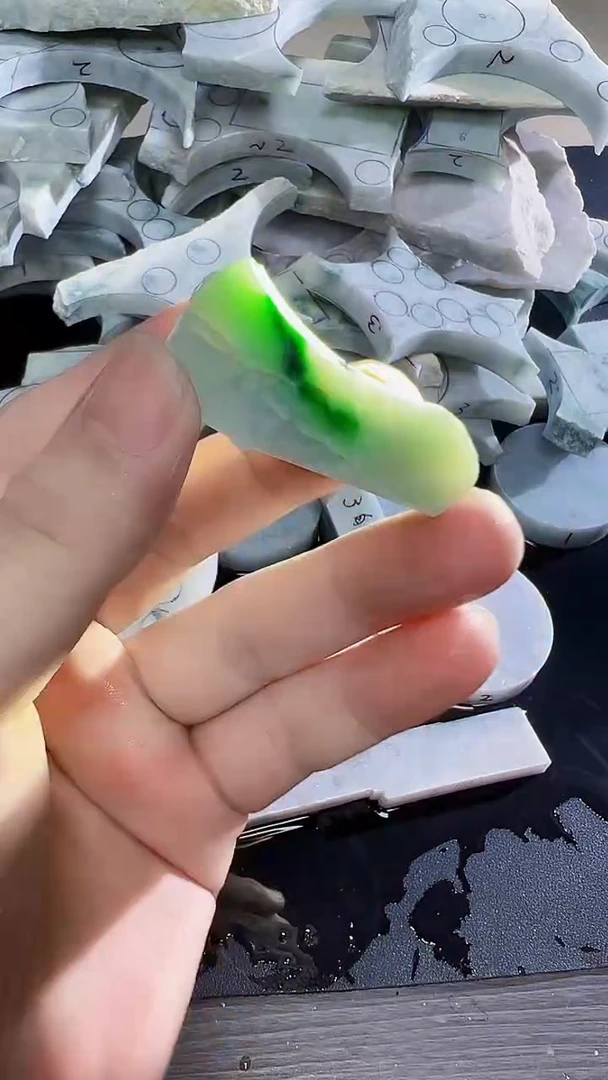 未镶嵌挂件翡翠天然缅甸翡翠A货 010