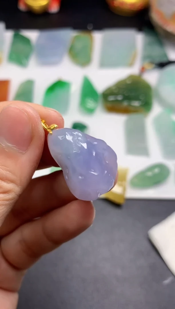 颈饰未镶嵌翡翠