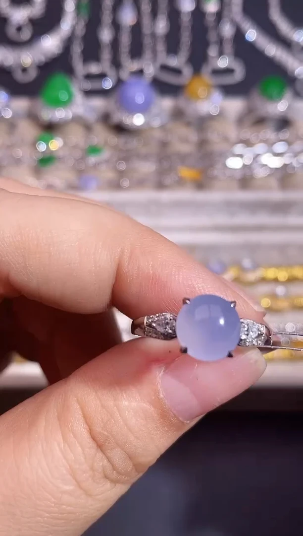 18K金镶嵌戒指翡翠戒指