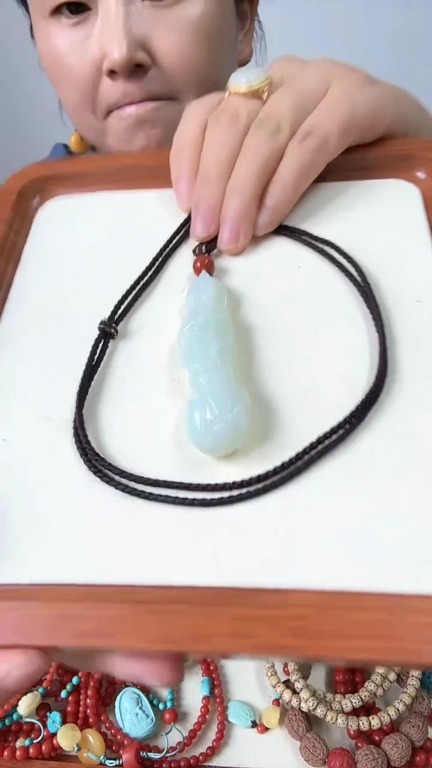 颈饰未镶嵌和田玉天然白玉观音