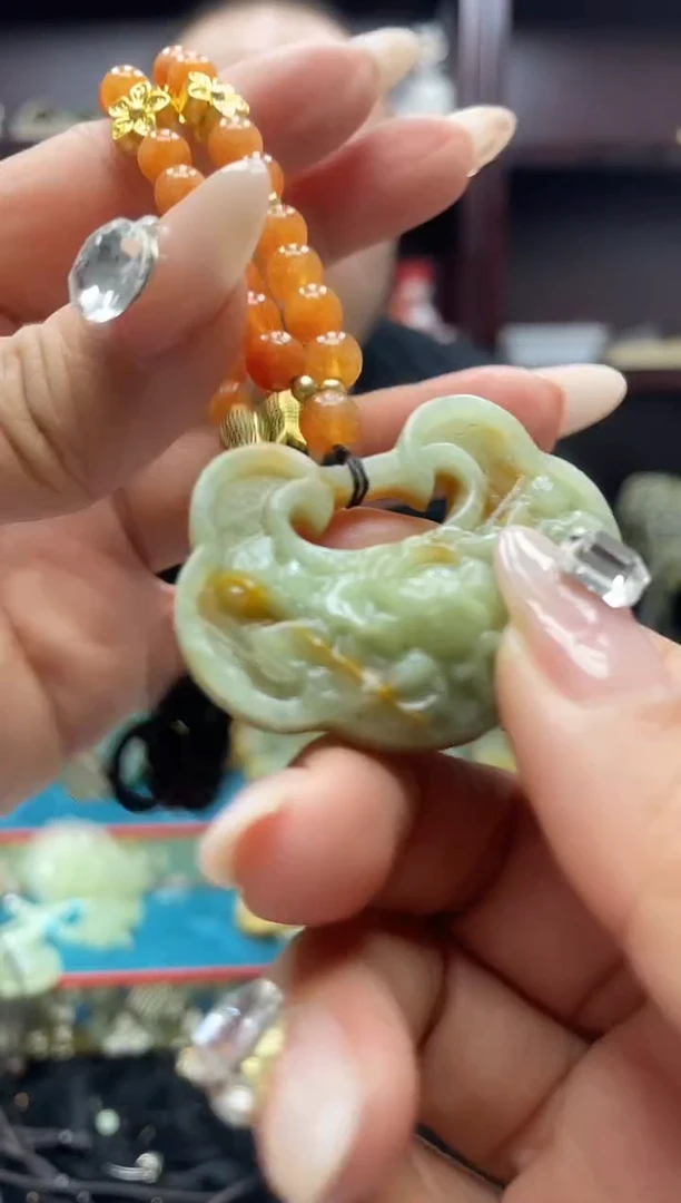 未镶嵌岫玉吊坠·