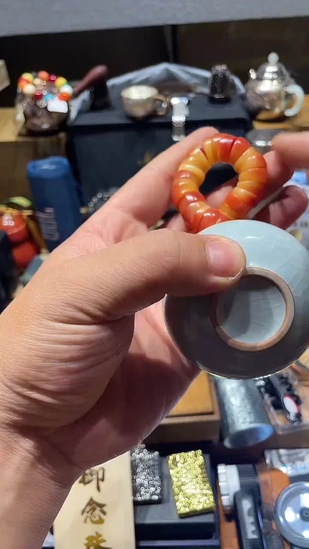 瓷片闪购商品 如图所示