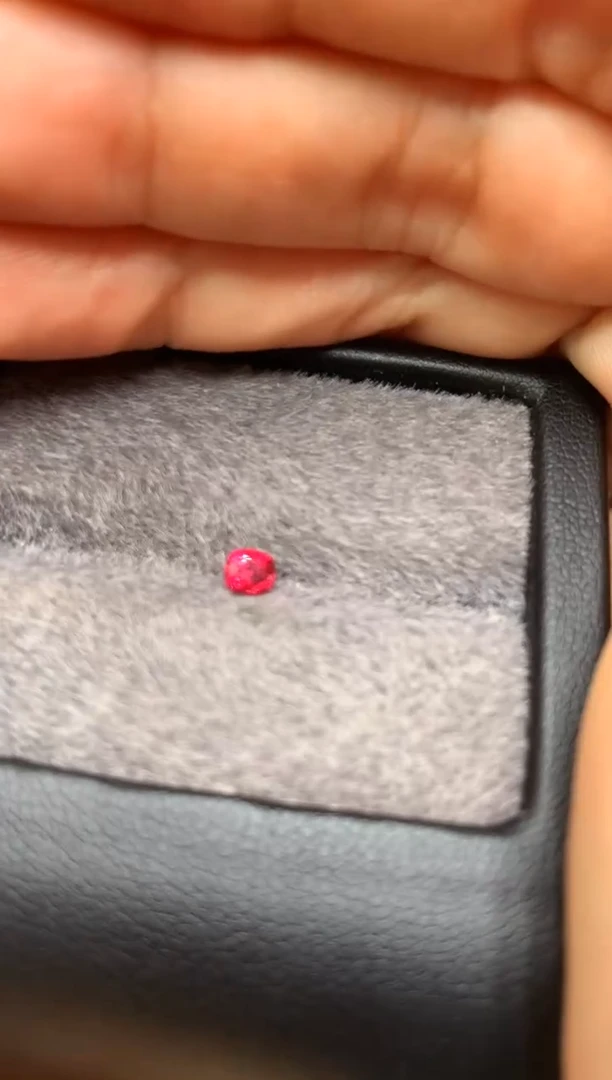 【闪购商品】定制尖晶石裸石未镶嵌枕型 高色色调 0.32ct