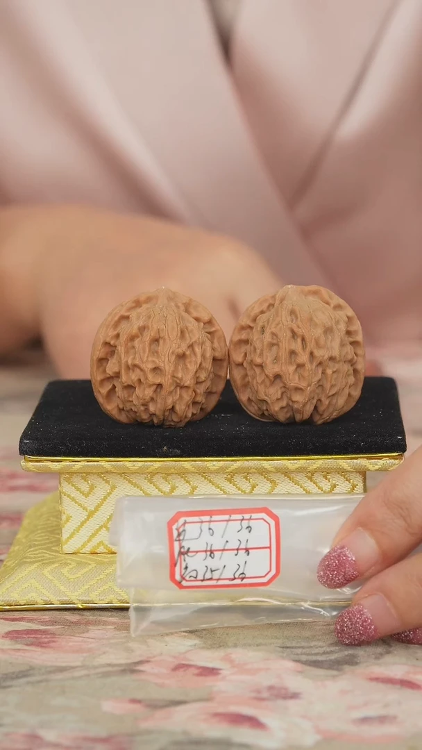 文玩核桃把件非嫁接北京