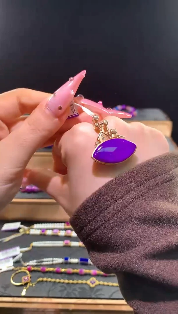 苏纪石（舒俱来）18K金镶嵌.吊坠