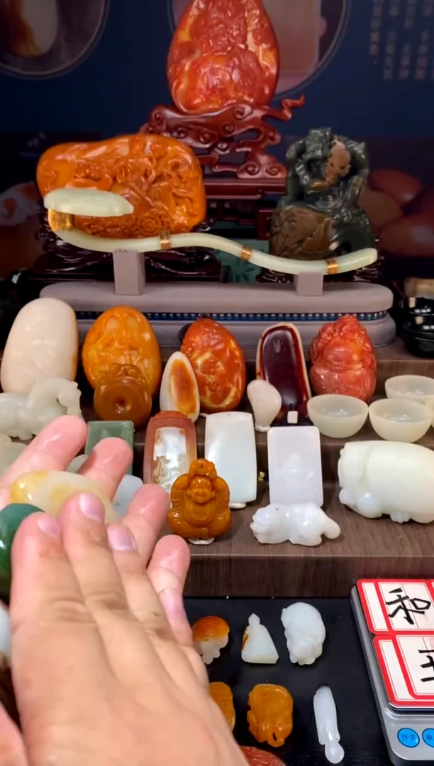 和田玉（糖玉）未镶嵌挂件金*子8988