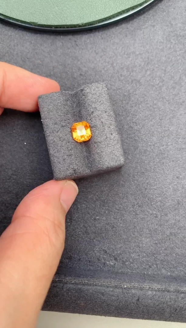 未镶嵌珠宝半成品石榴石2ct芬达石  BE