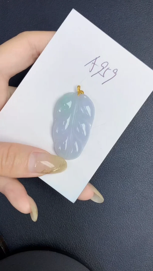 翡翠18K金镶嵌颈饰缅甸天然翡翠A货