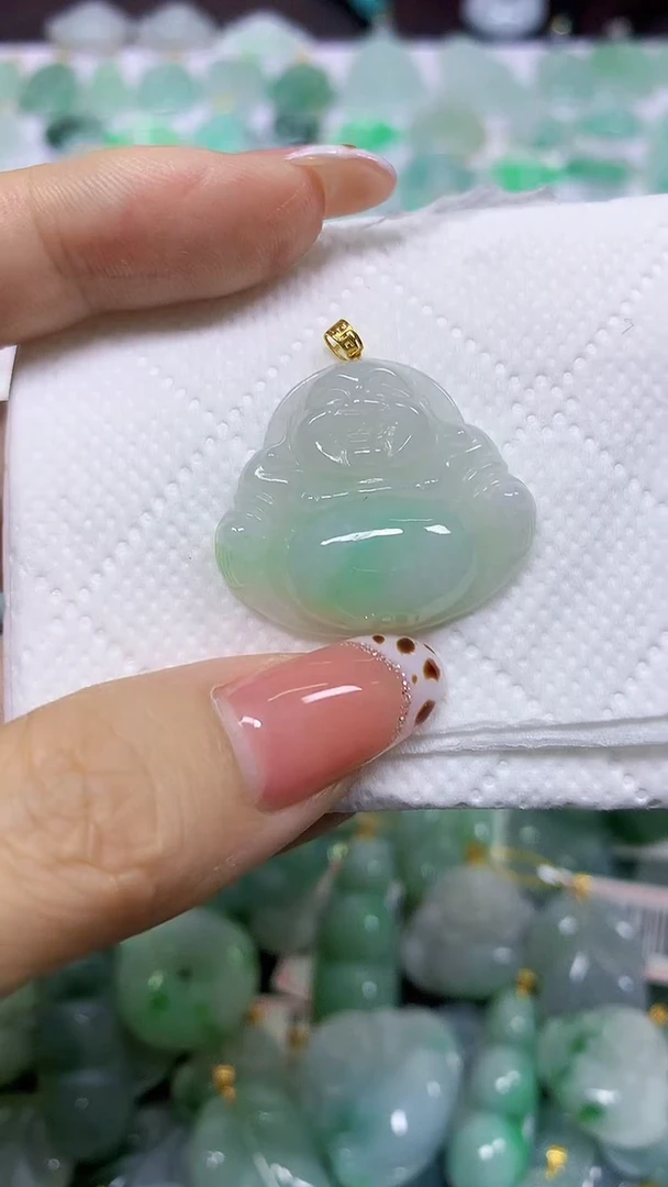 颈饰18K金镶嵌翡翠天然翡翠A货
