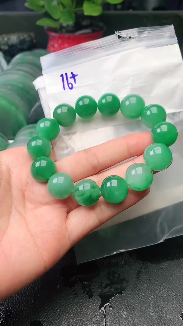 定制石英质玉（非洲翠）珠子16mm