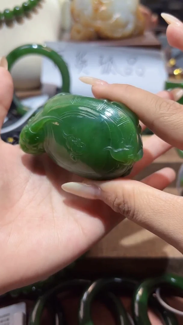 颈饰未镶嵌和田玉（碧玉）1