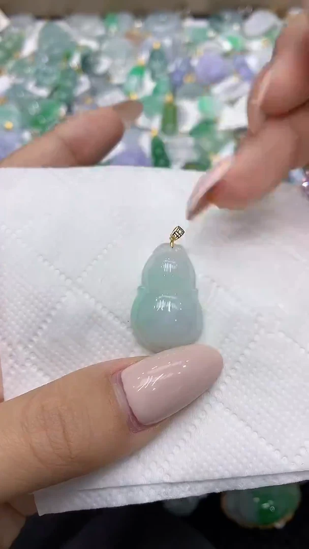 颈饰18K金镶嵌翡翠111111111111