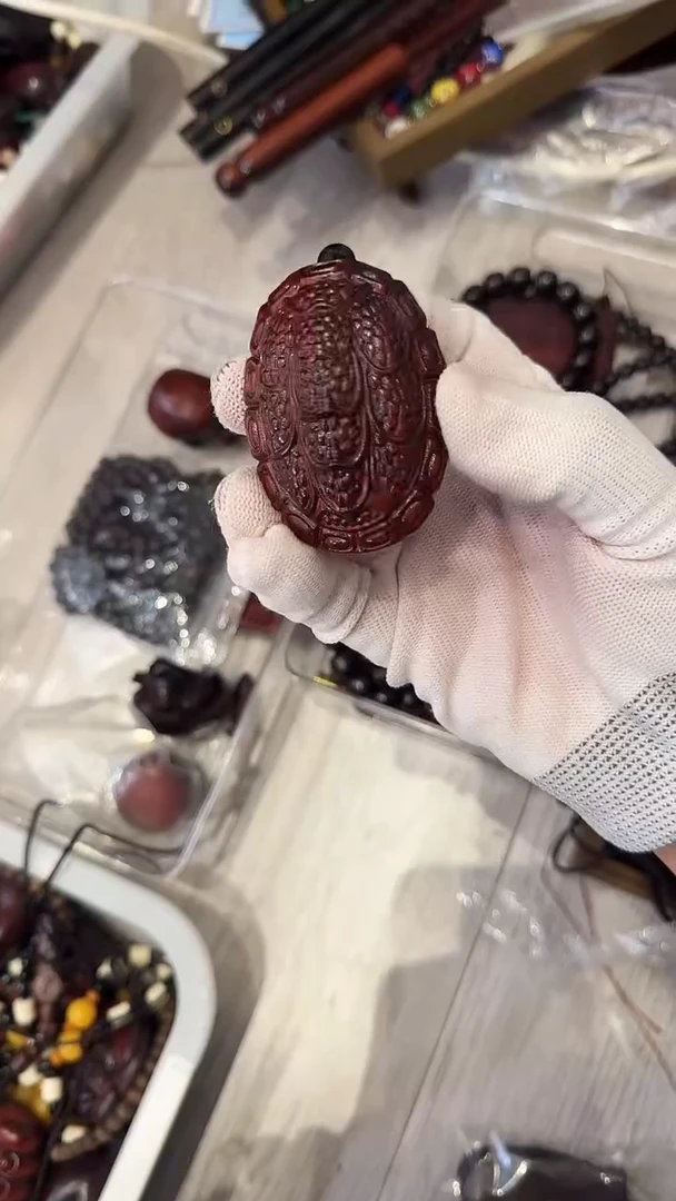 木质孤品富甲手把件