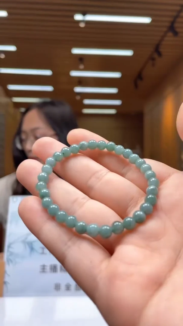 翡翠未镶嵌颈饰********4