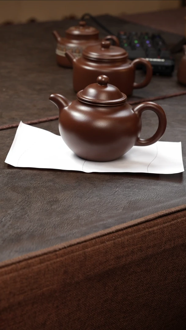 茶壶紫砂壶·25老紫泥掇球300cc