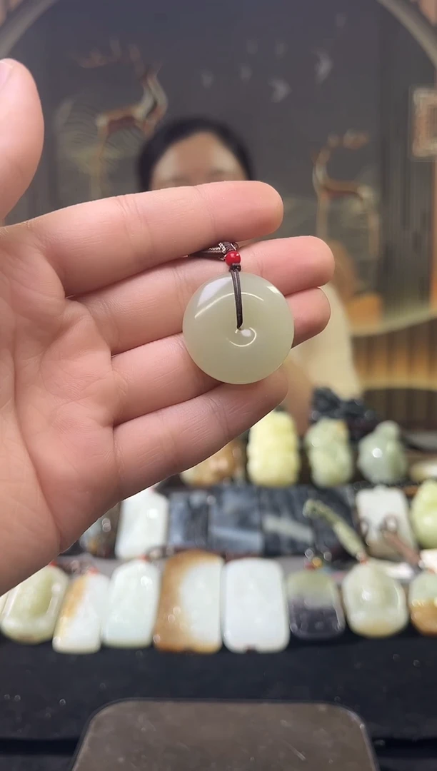 和田玉未镶嵌把件吊坠