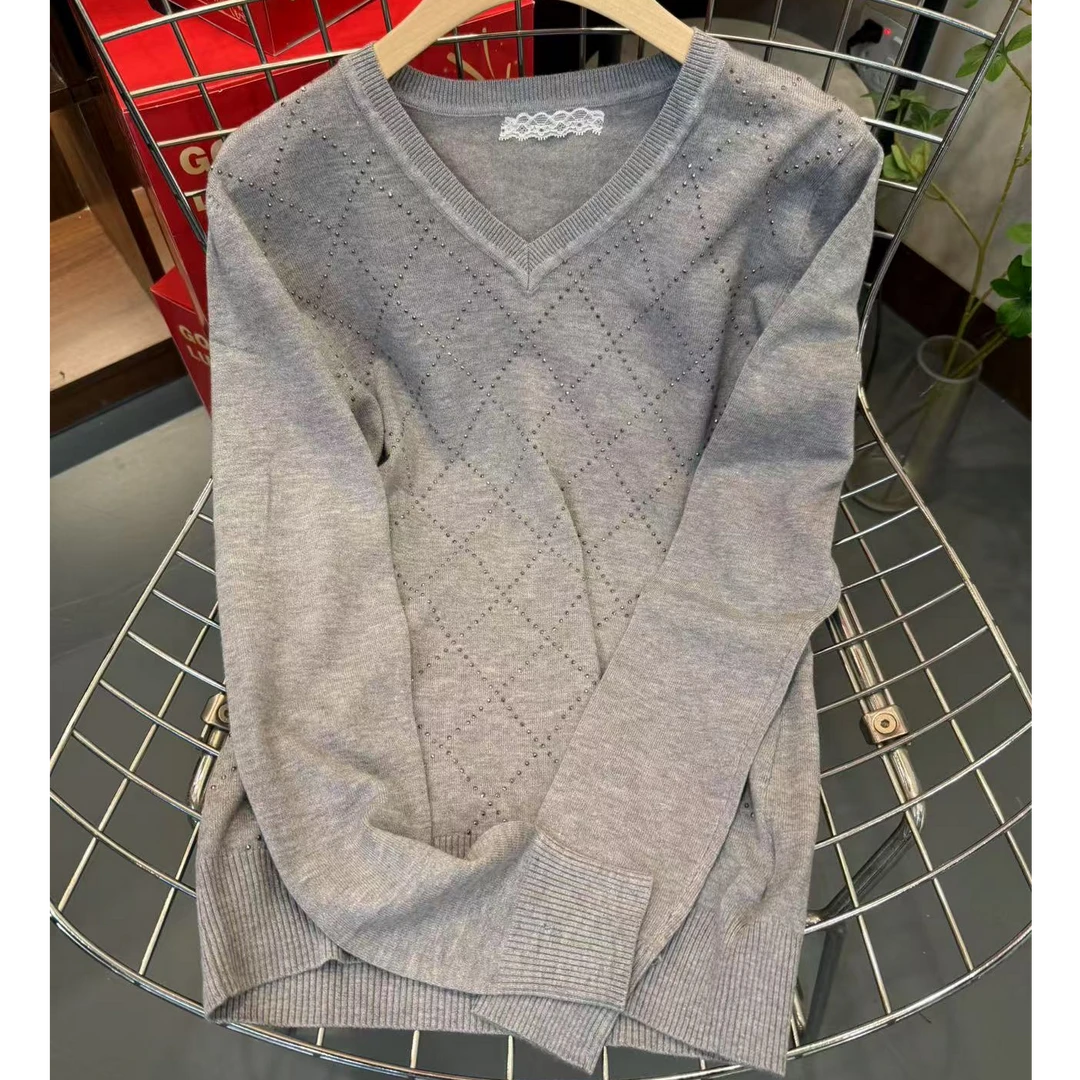 【乔恩清仓】 春秋薄款灰色V领菱格针织衫A0581
